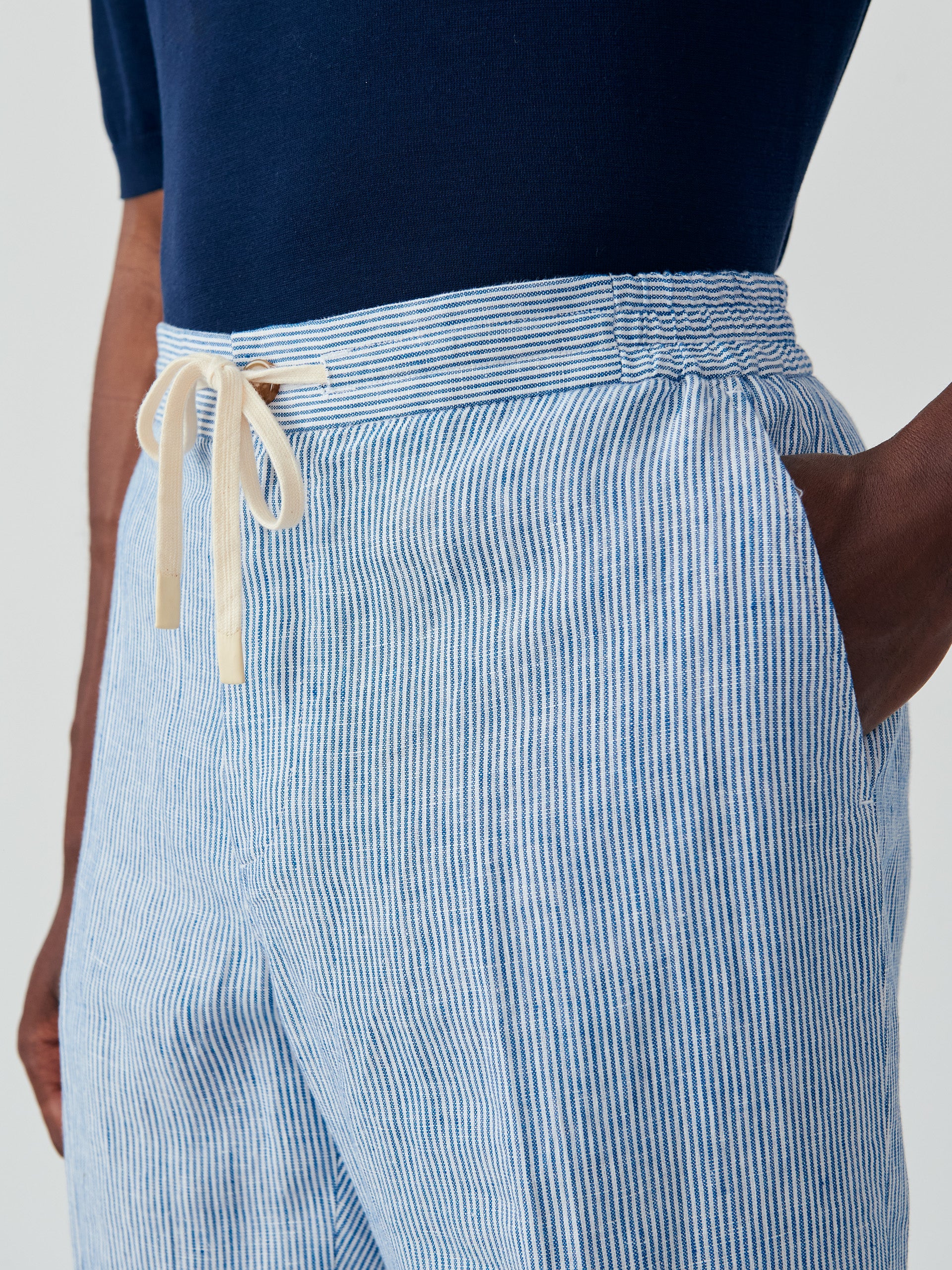 ventura_0222001022_navy_callistair_white_navy_077